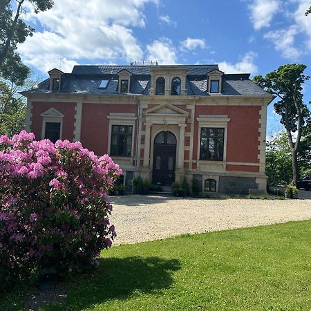 * Stadtvilla Plauen * * Aussergewoehnlich * 2 Zimmerwohnung * Zentrumsnah Екстериор снимка