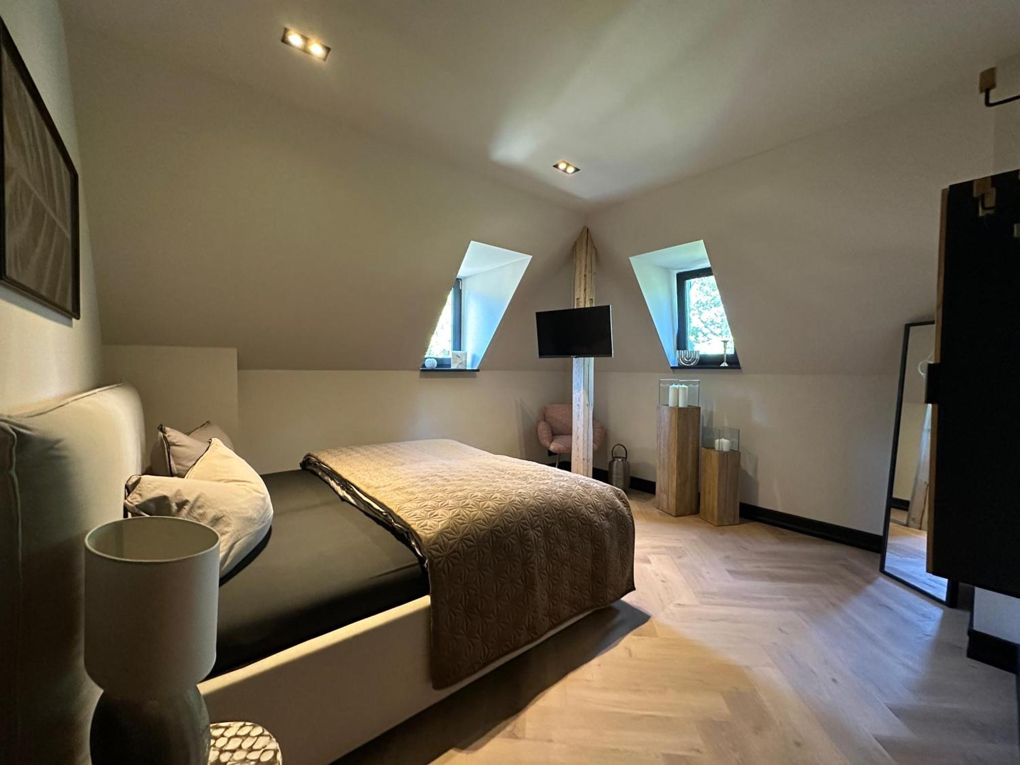 * Stadtvilla Plauen * * Aussergewoehnlich * 2 Zimmerwohnung * Zentrumsnah Екстериор снимка