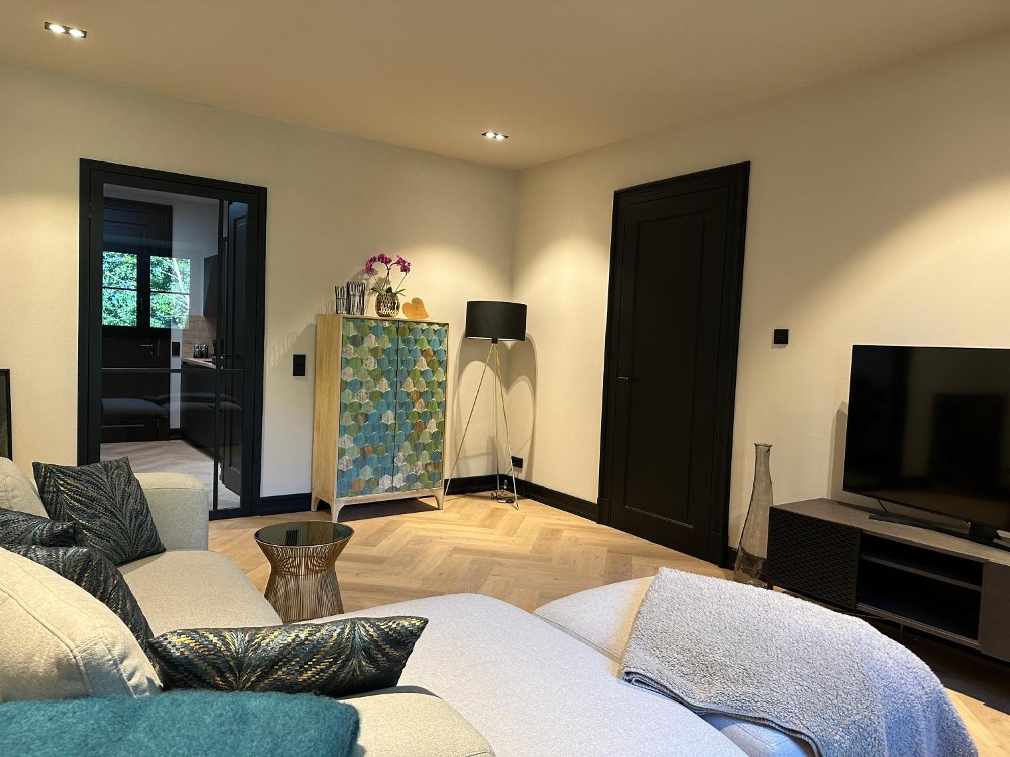 * Stadtvilla Plauen * * Aussergewoehnlich * 2 Zimmerwohnung * Zentrumsnah Екстериор снимка