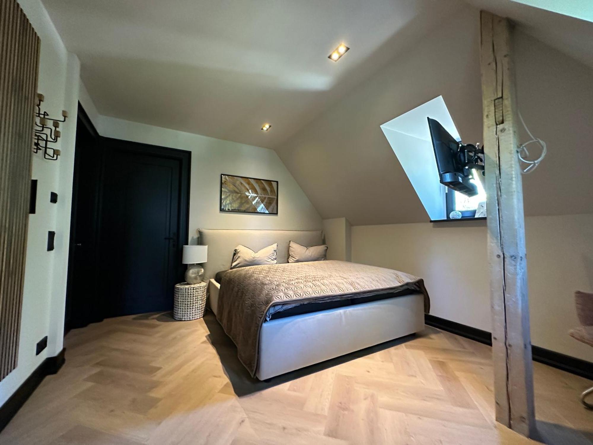 * Stadtvilla Plauen * * Aussergewoehnlich * 2 Zimmerwohnung * Zentrumsnah Екстериор снимка