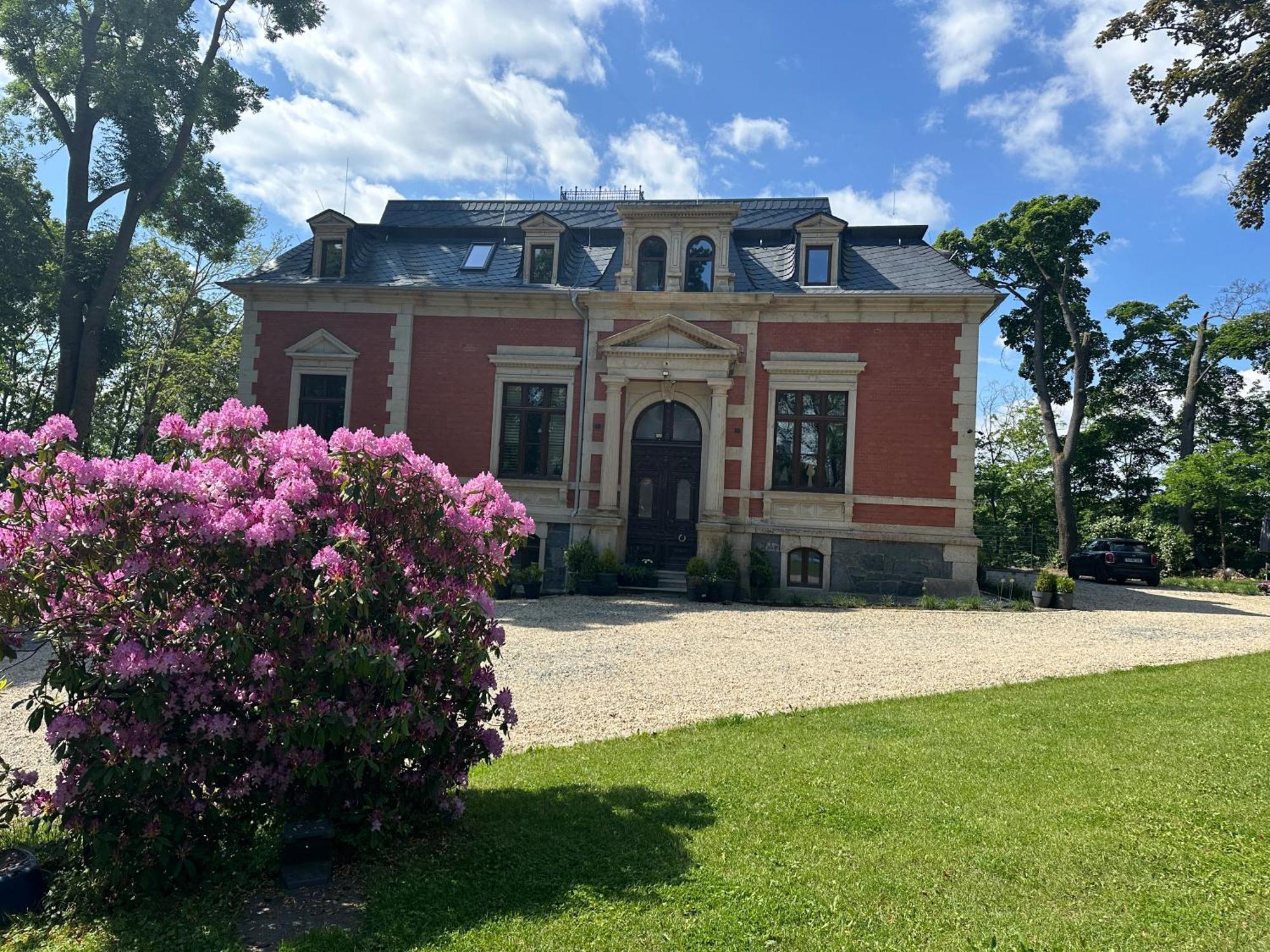* Stadtvilla Plauen * * Aussergewoehnlich * 2 Zimmerwohnung * Zentrumsnah Екстериор снимка